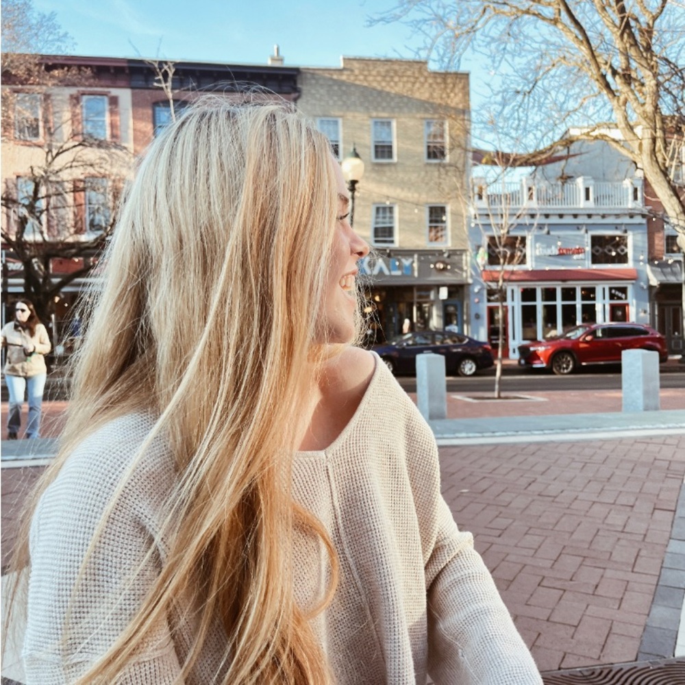 Meet your Posher, Ella